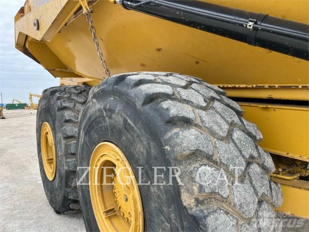 CAT 745C Csuklósdömperek