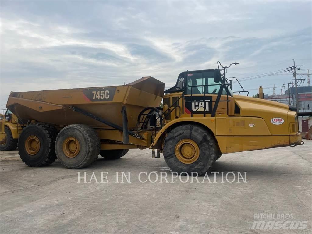 CAT 745C Csuklósdömperek
