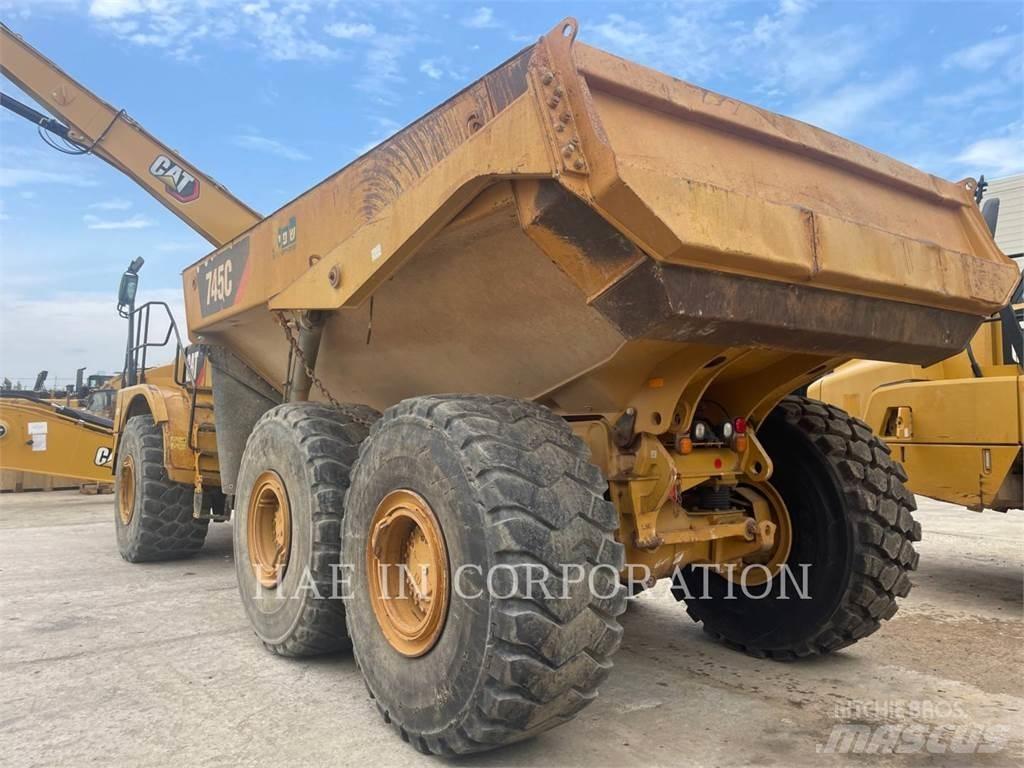 CAT 745C Csuklósdömperek