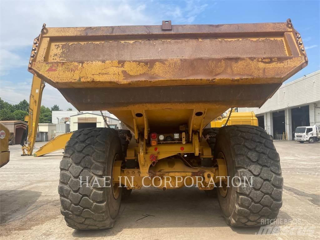 CAT 745C Csuklósdömperek