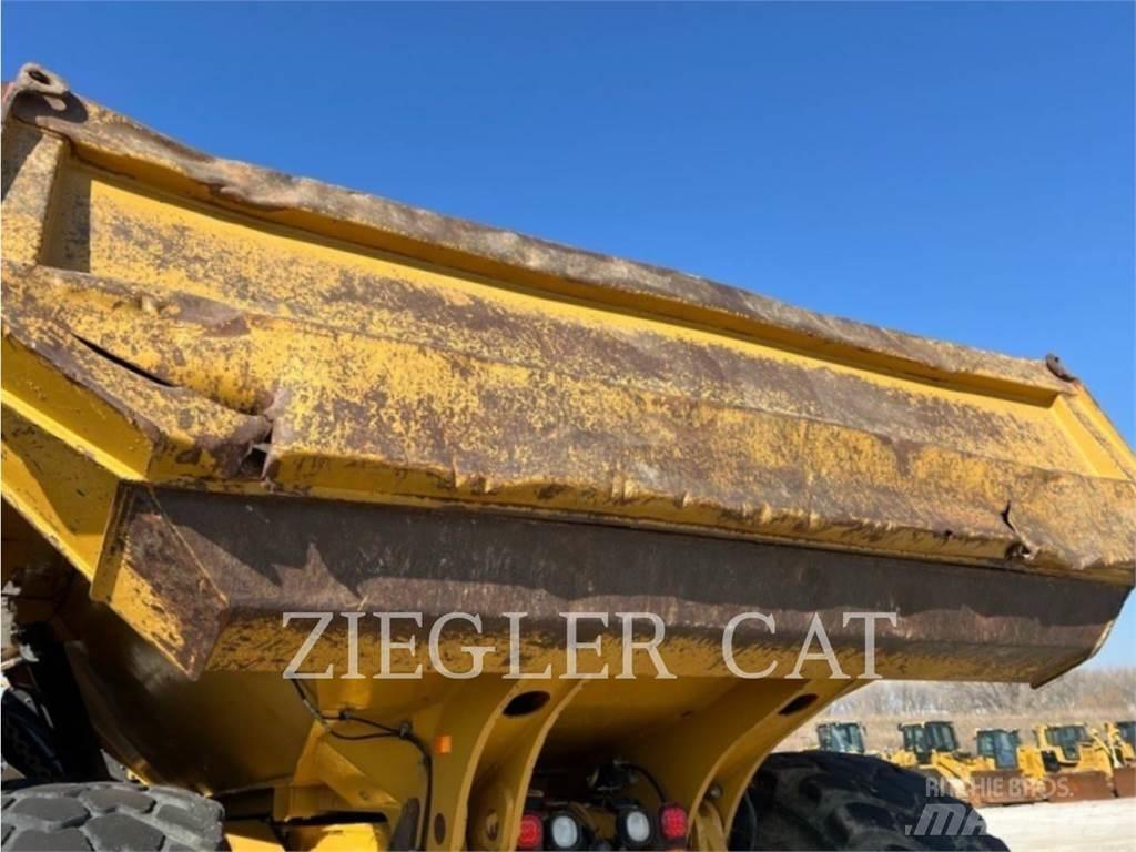 CAT 745C Csuklósdömperek