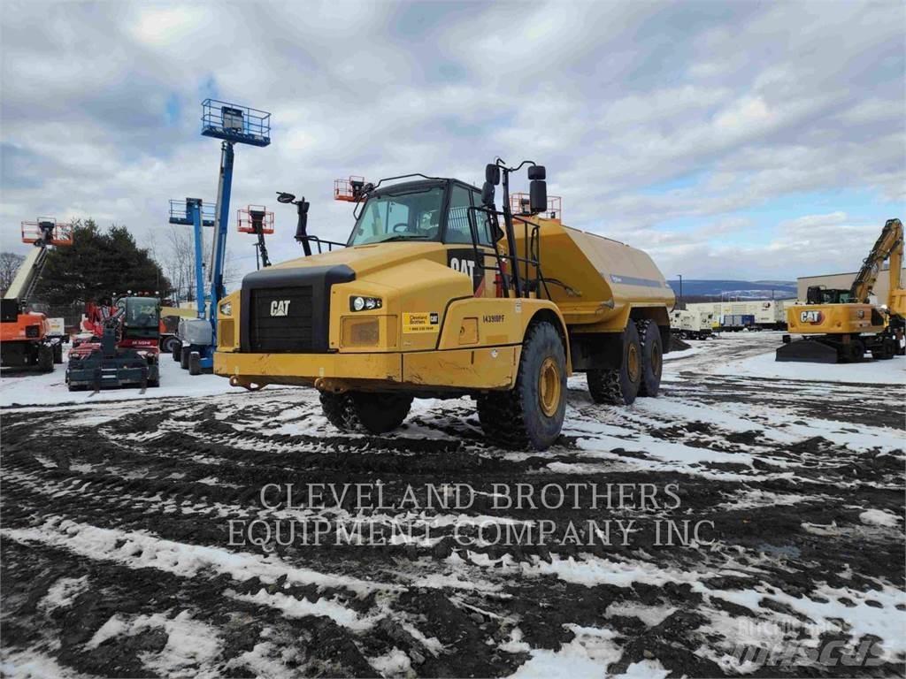 CAT 745C Vízszállító teherautók