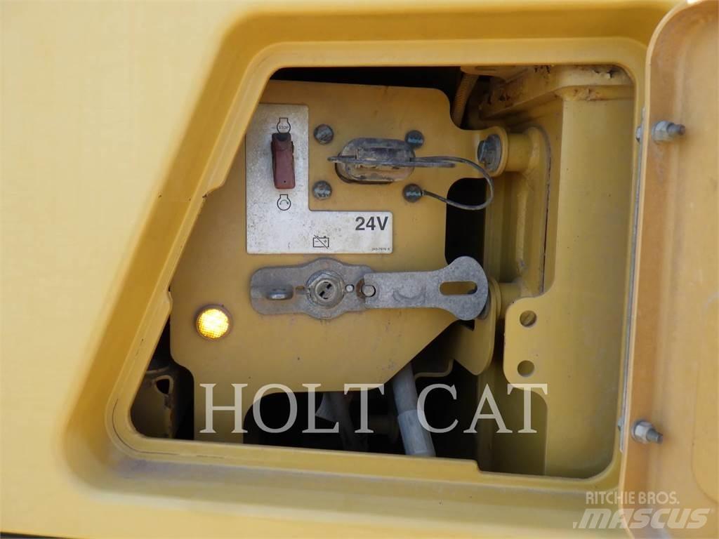 CAT 745C Csuklósdömperek