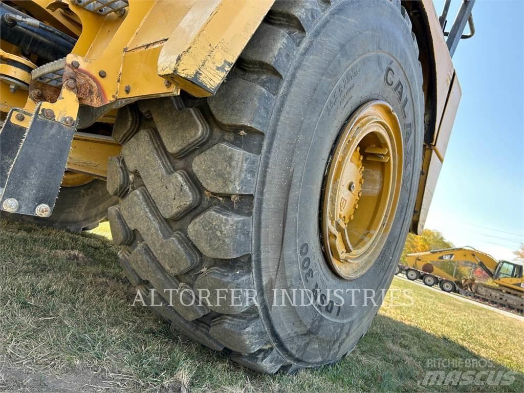 CAT 745C Csuklósdömperek