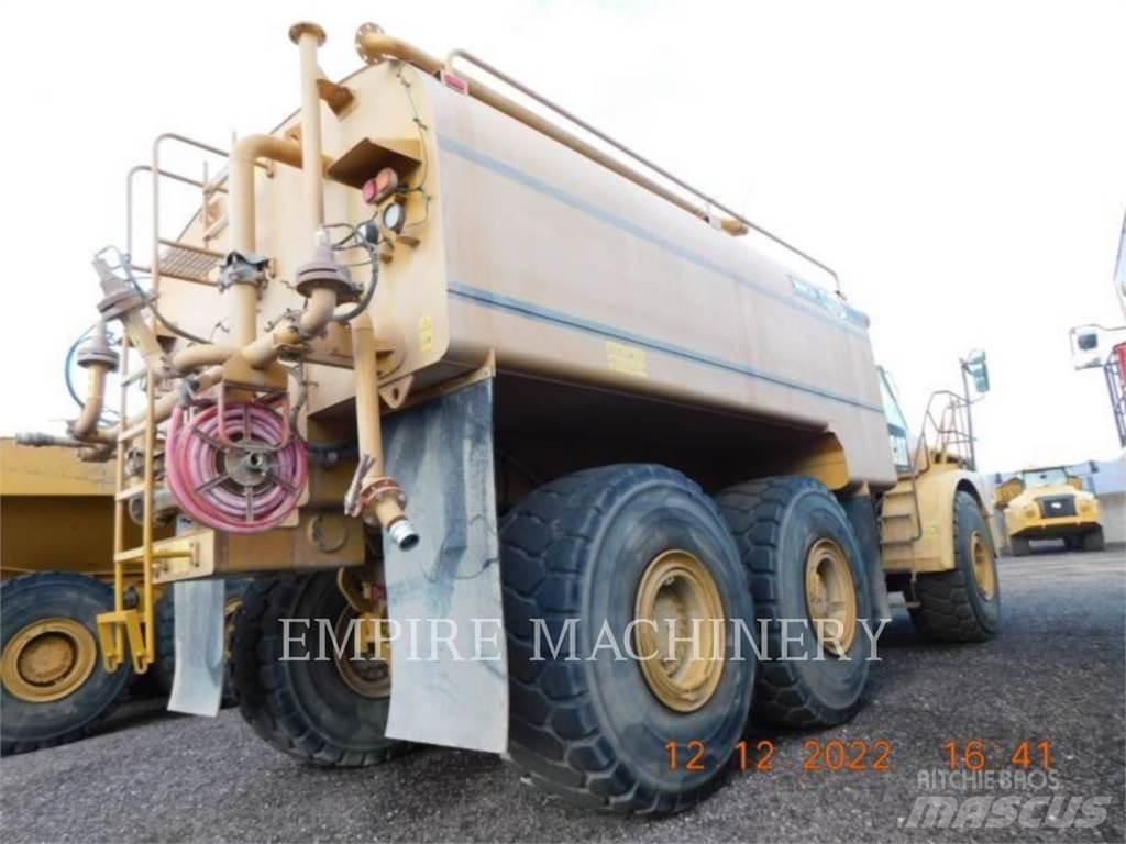 CAT 745C WT Vízszállító teherautók