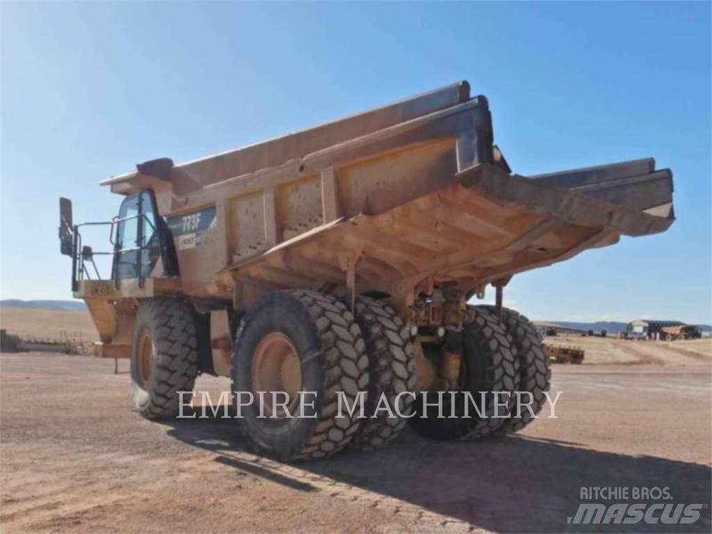 CAT 773F Csuklósdömperek