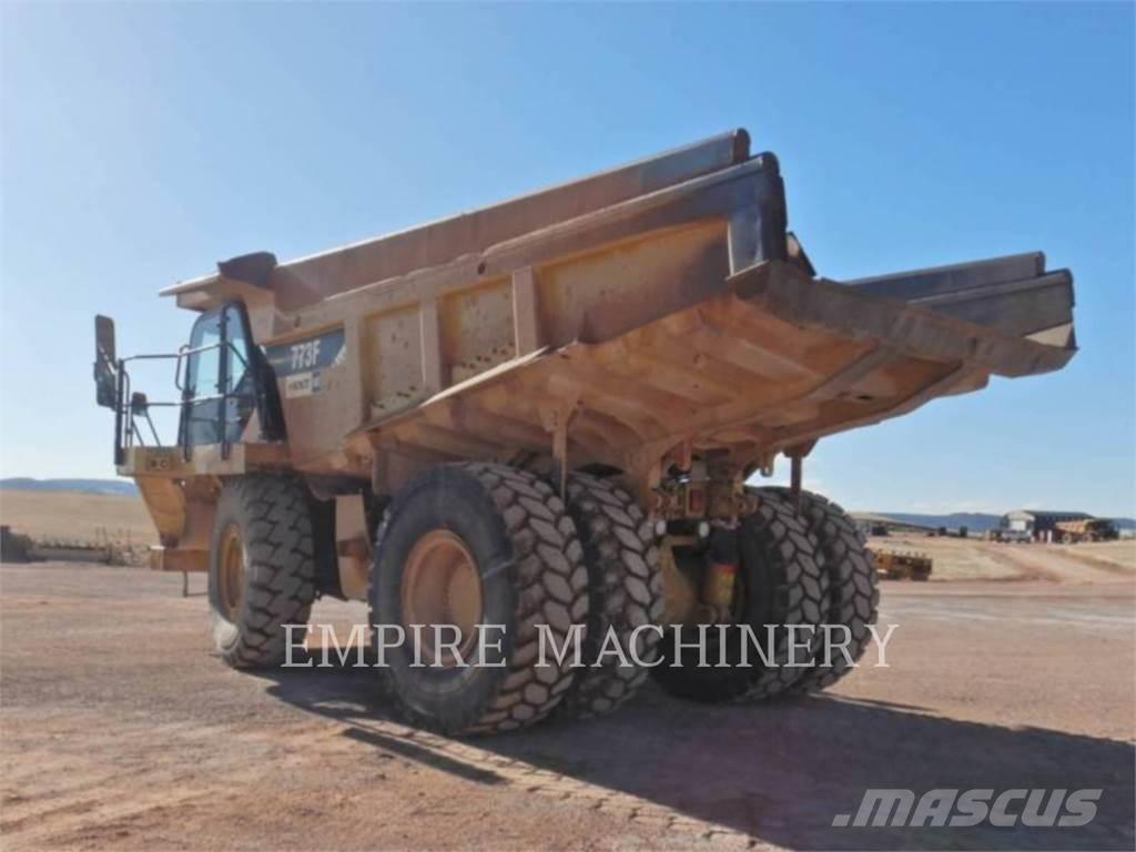 CAT 773F Csuklósdömperek