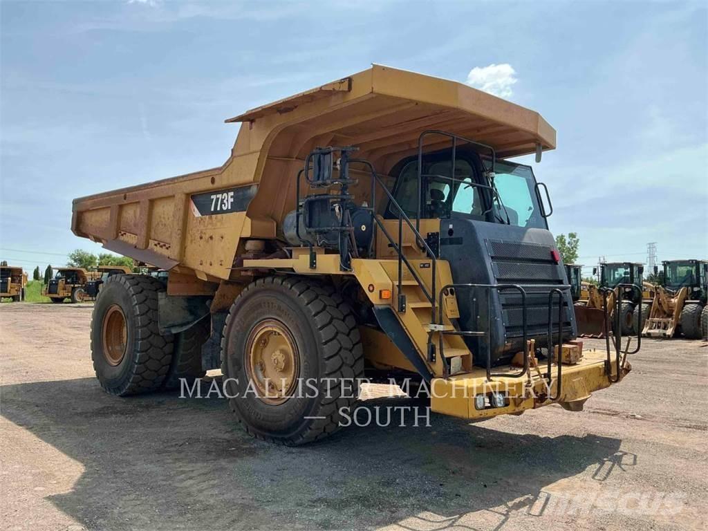 CAT 773F Csuklósdömperek