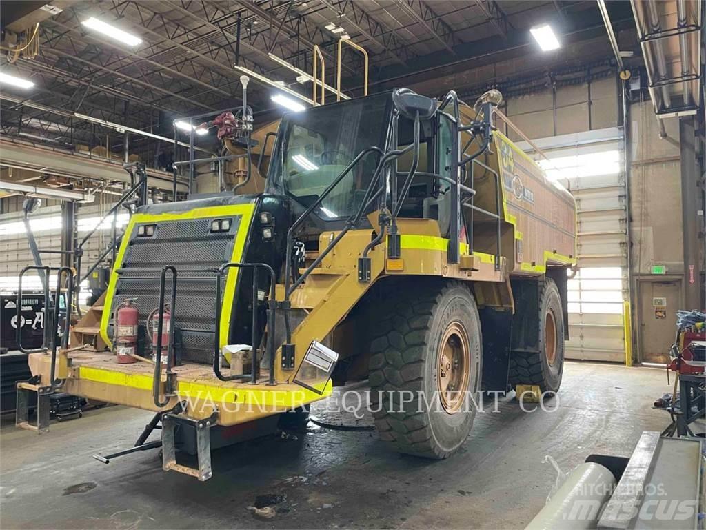 CAT 773F WT Vízszállító teherautók