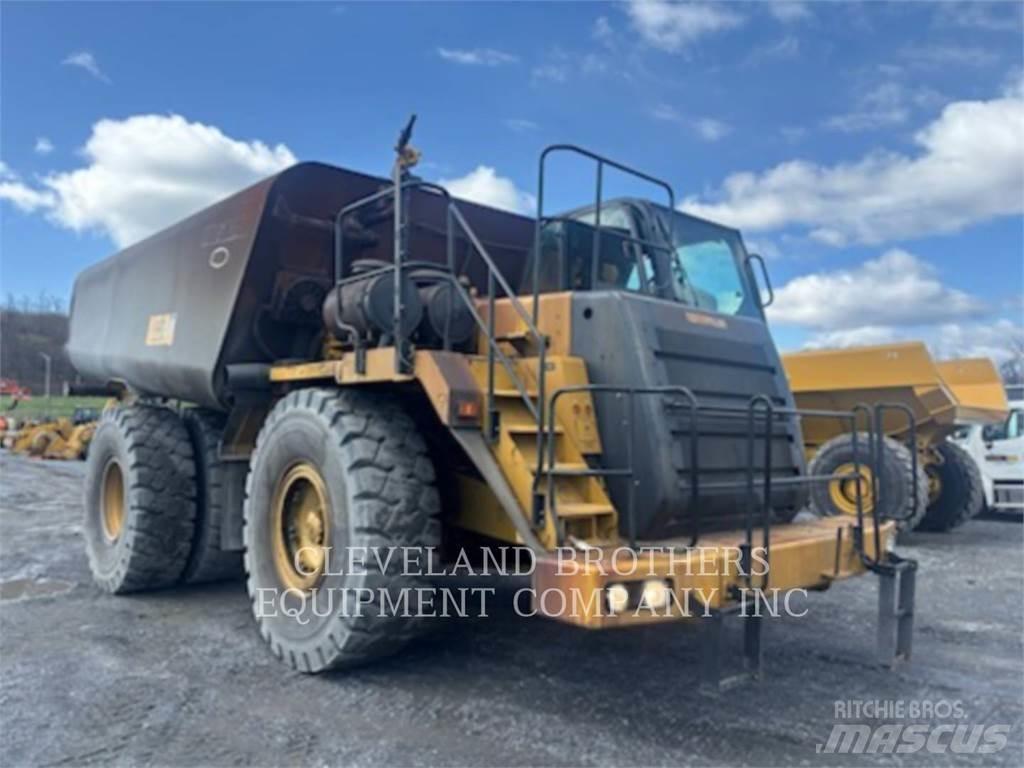 CAT 775F Vízszállító teherautók