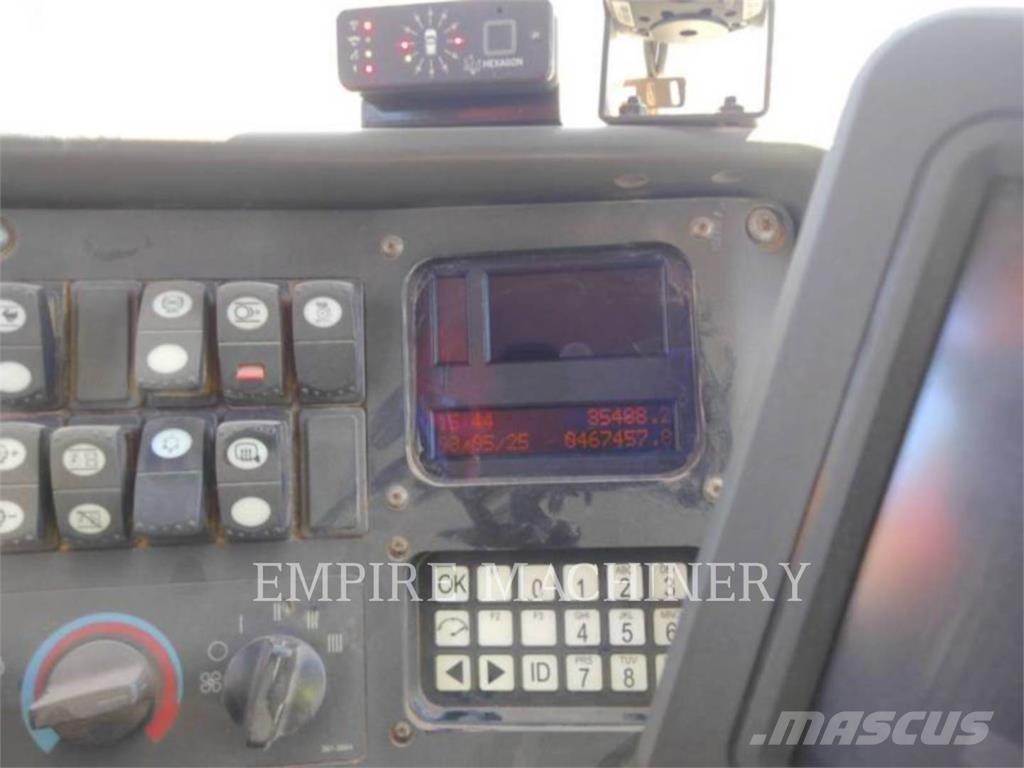 CAT 789D Csuklósdömperek