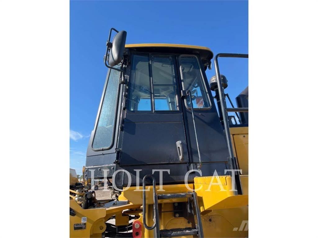 CAT 815 Talajtömörítő gépek