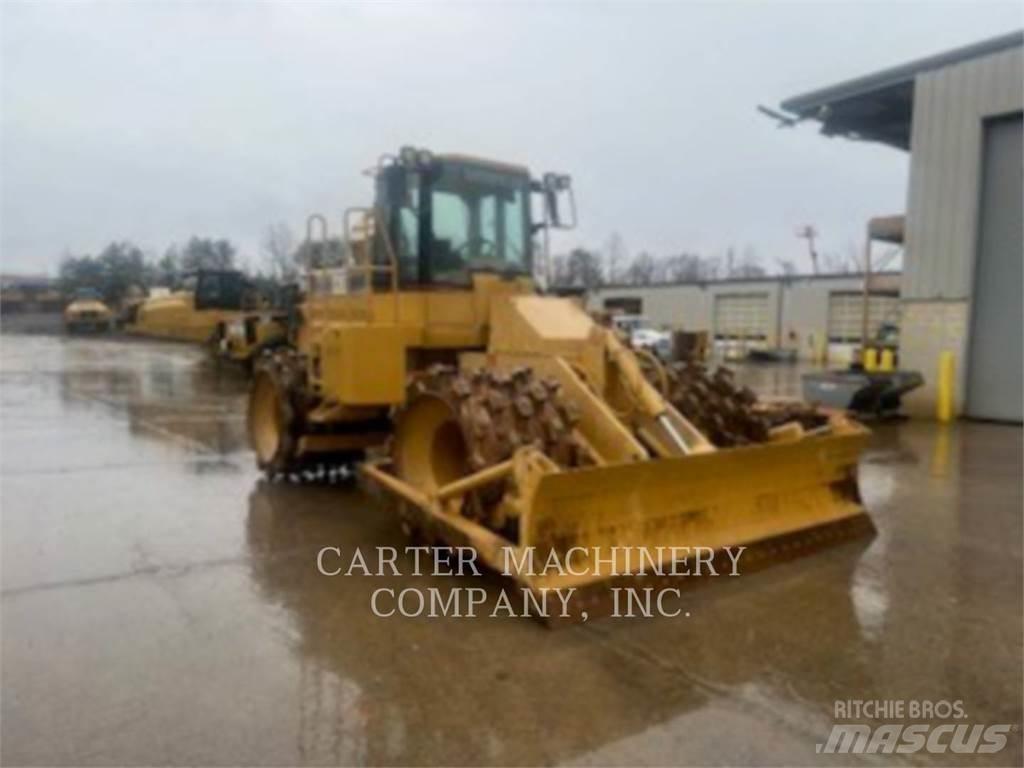CAT 815F gumikerekes dózer