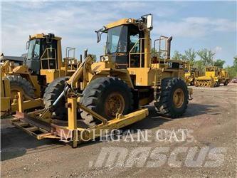 CAT 824C Gumikerekes homlokrakodók