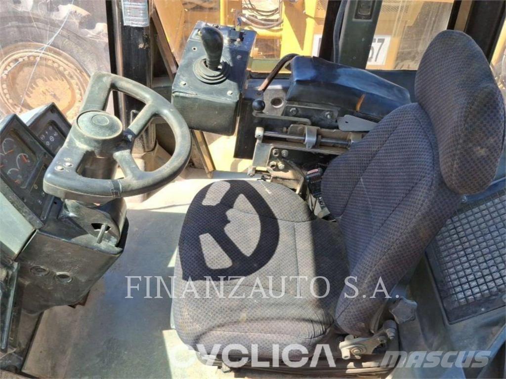 CAT 824H Földnyesők (szkréperek)