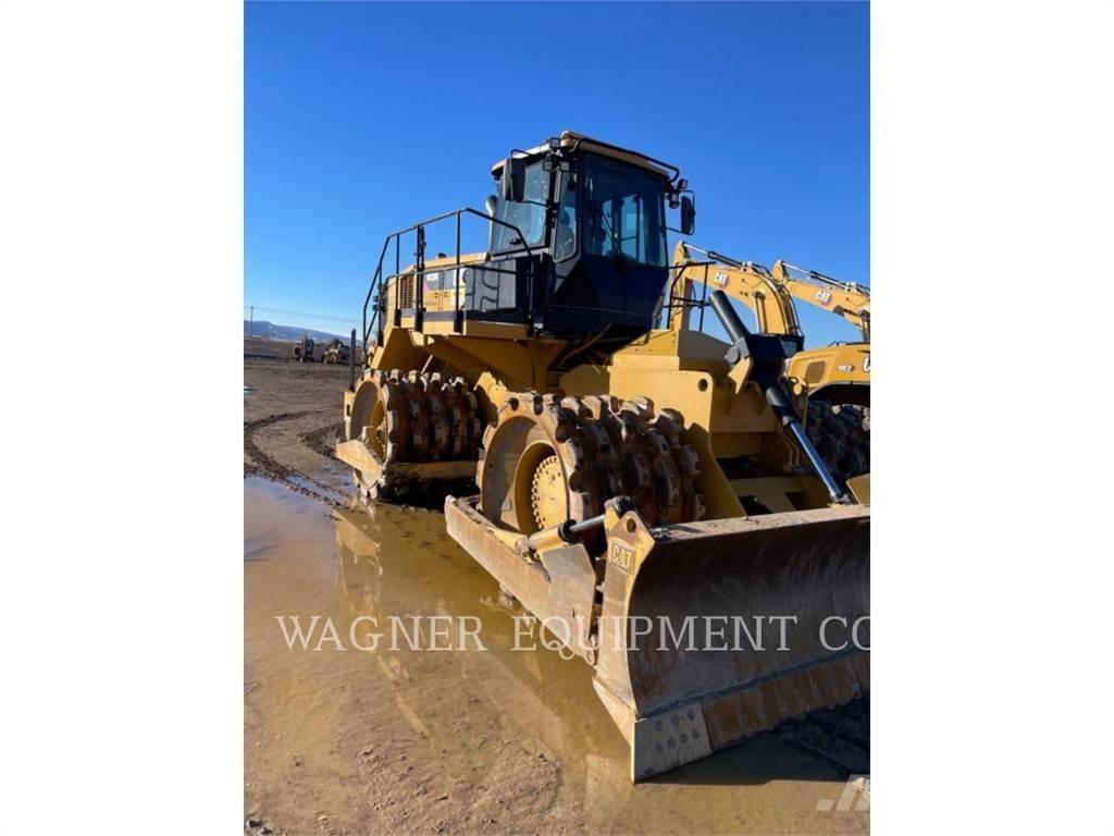 CAT 825K Gumikerekes homlokrakodók