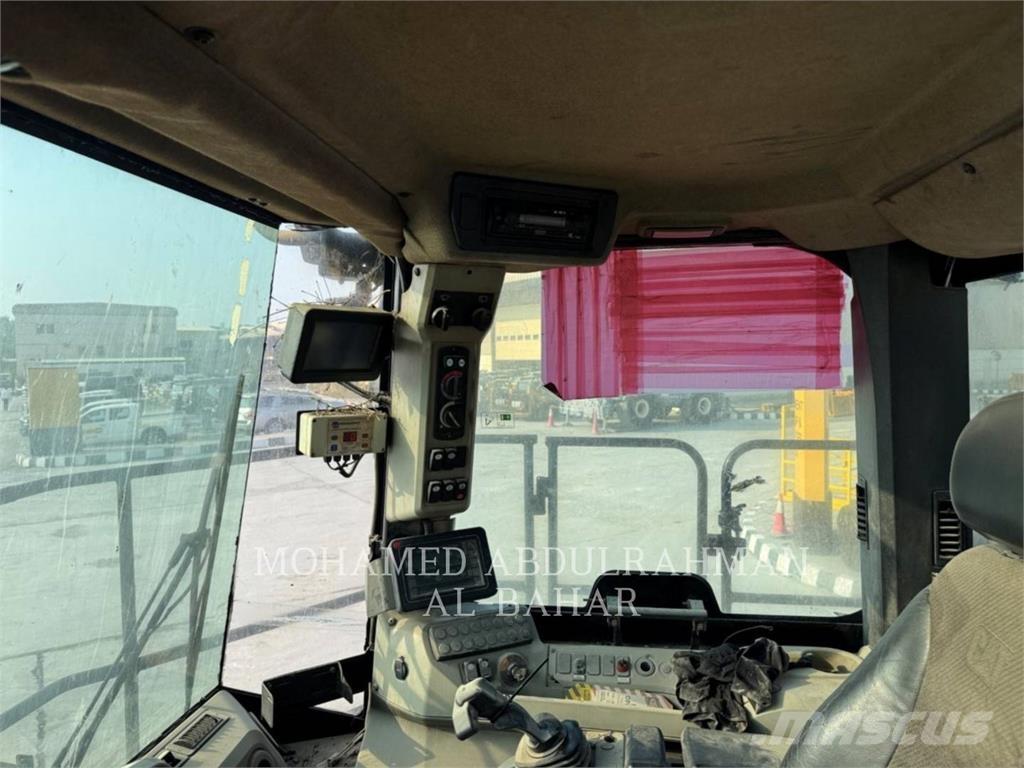 CAT 834K gumikerekes dózer