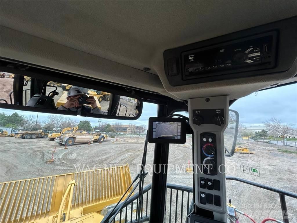 CAT 836K Gumikerekes homlokrakodók