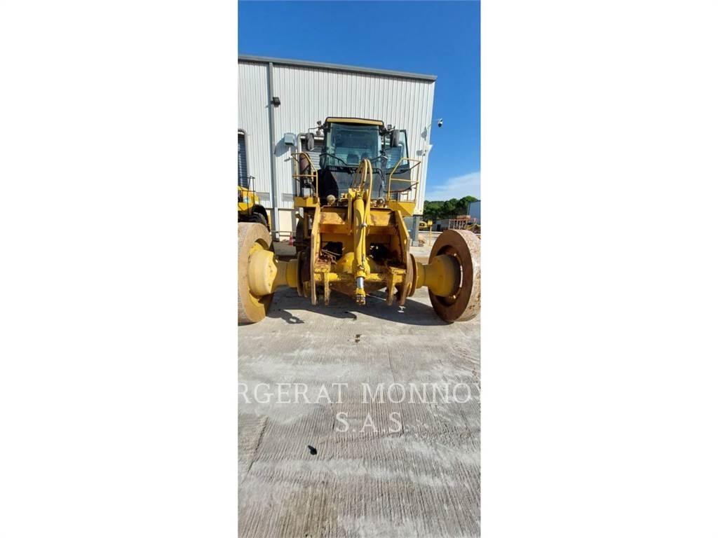 CAT 836K gumikerekes dózer