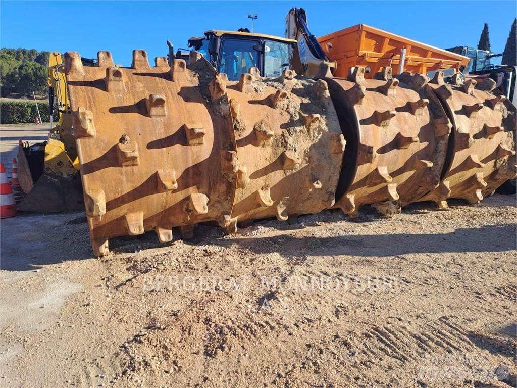 CAT 836K gumikerekes dózer