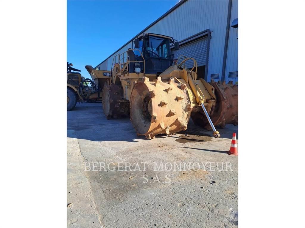 CAT 836K gumikerekes dózer