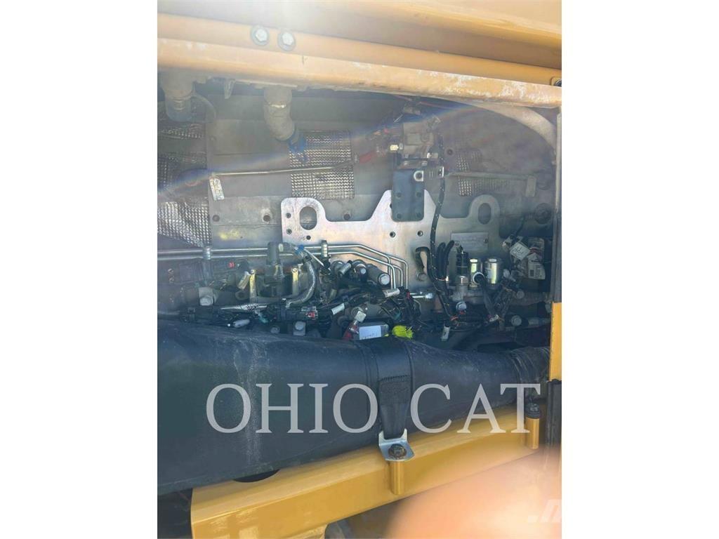CAT 836K gumikerekes dózer