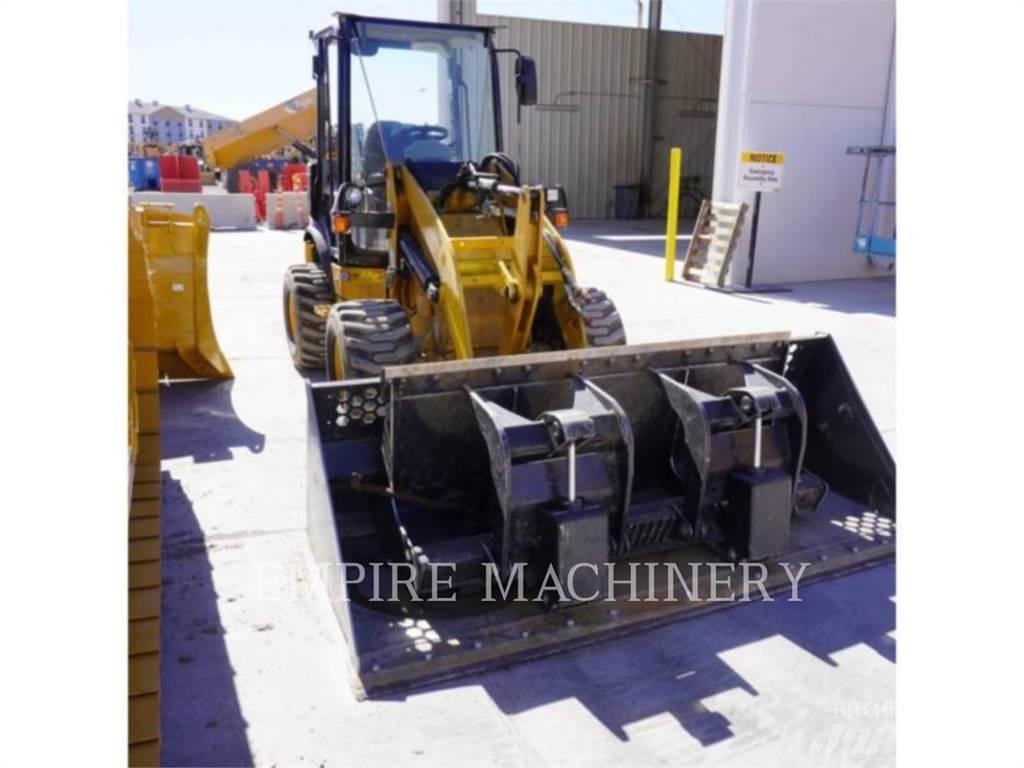 CAT 903C2 Gumikerekes homlokrakodók