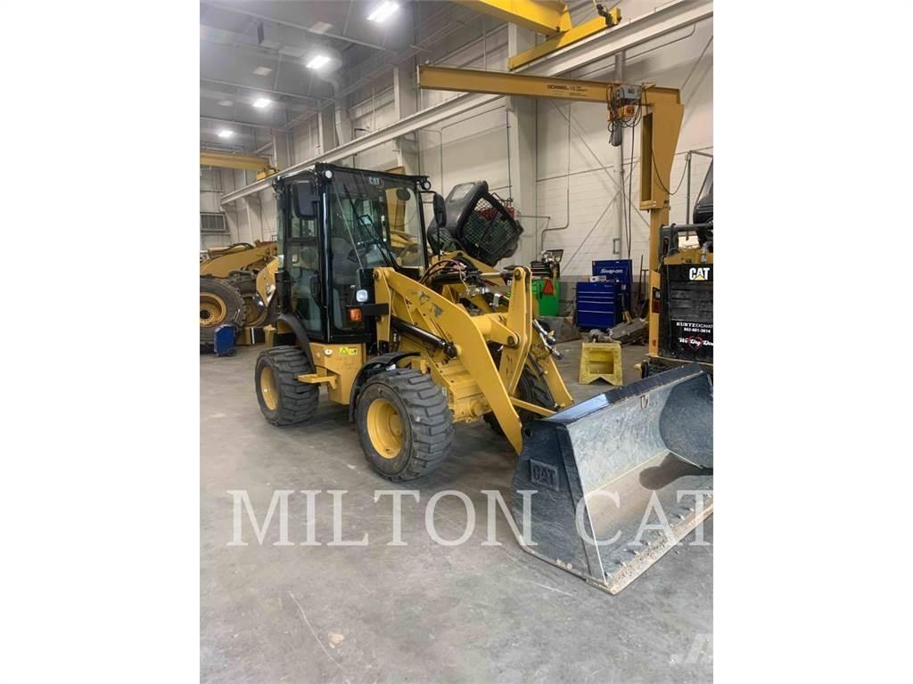 CAT 903D Gumikerekes homlokrakodók
