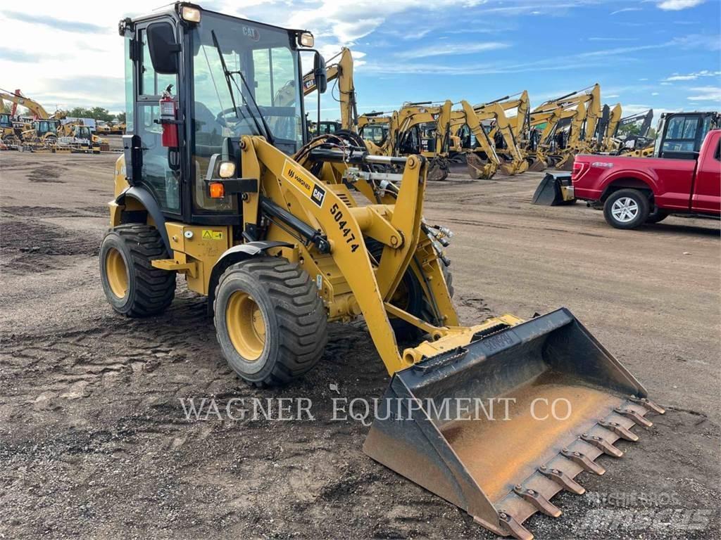 CAT 903D Gumikerekes homlokrakodók