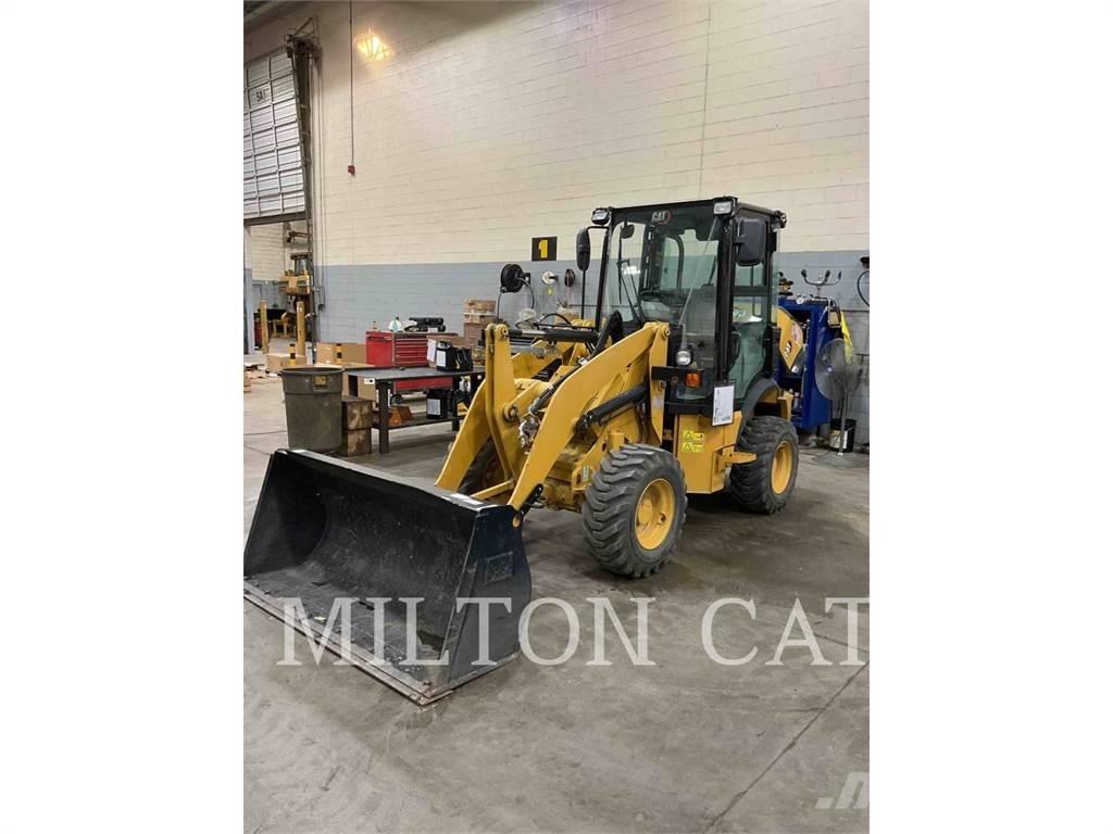 CAT 903D Gumikerekes homlokrakodók