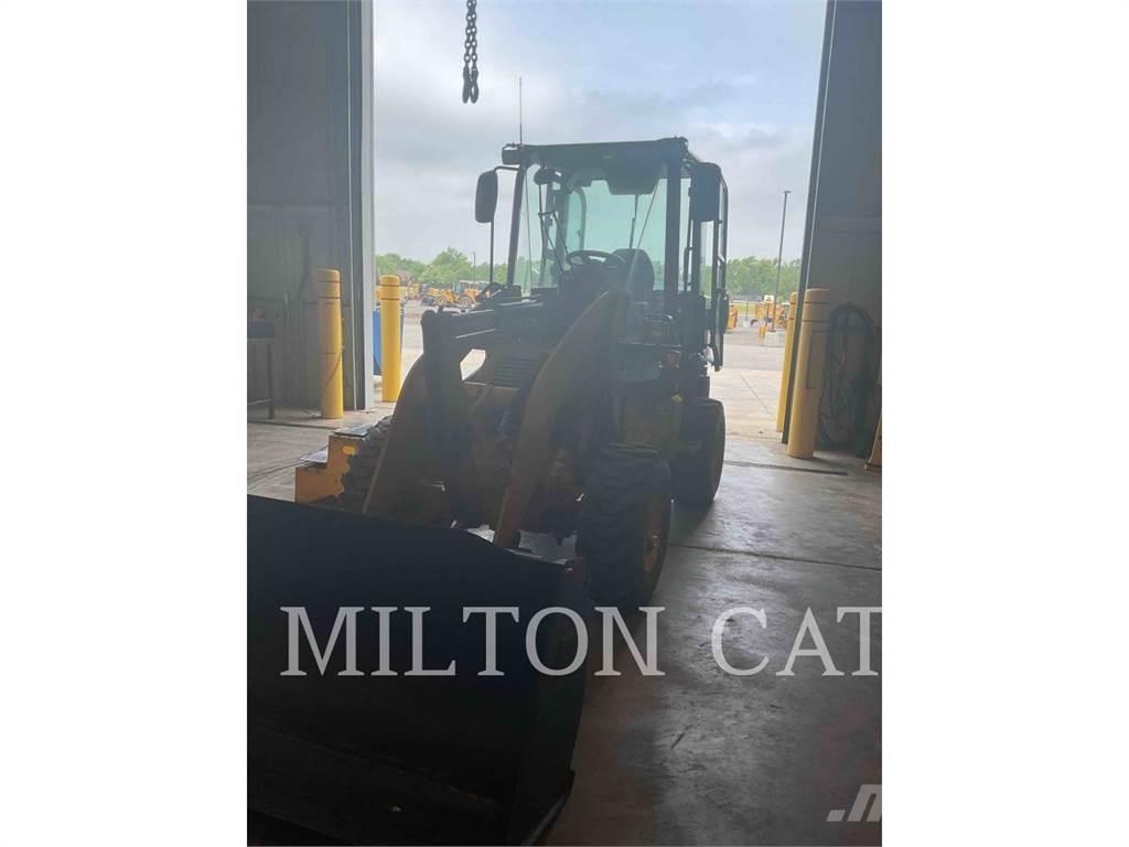 CAT 903D Gumikerekes homlokrakodók