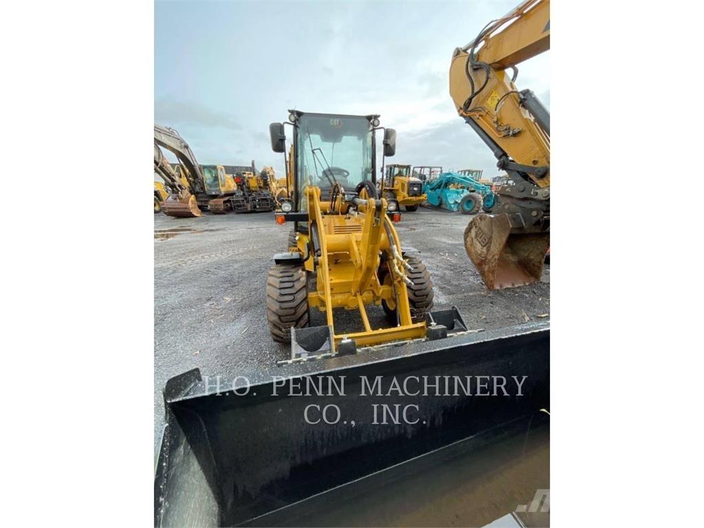 CAT 903D Gumikerekes homlokrakodók