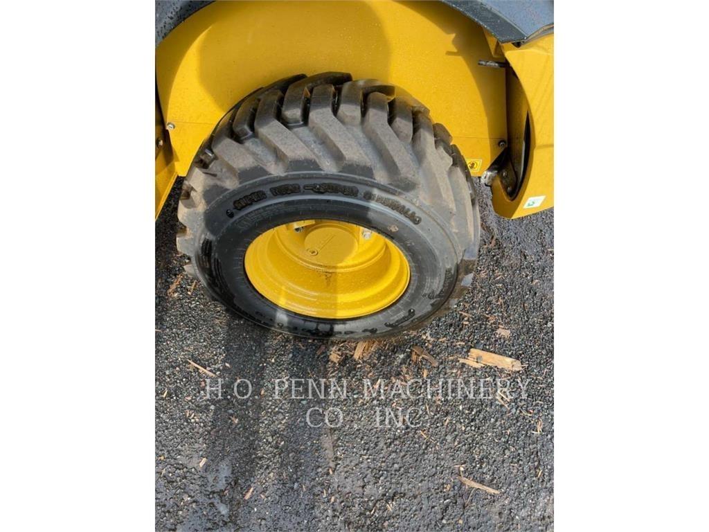 CAT 903D Gumikerekes homlokrakodók