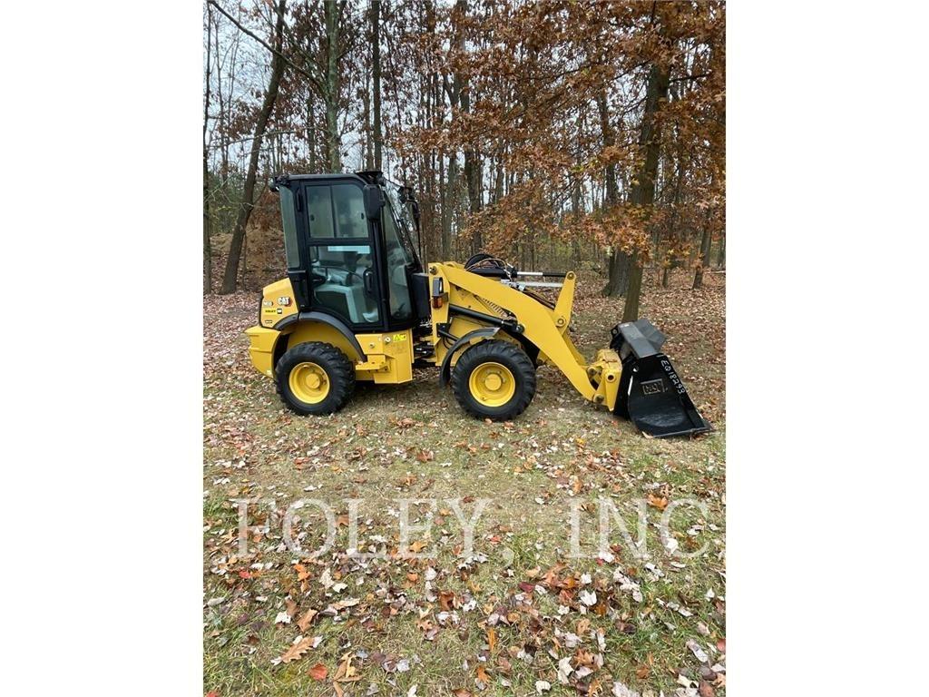 CAT 903D Gumikerekes homlokrakodók
