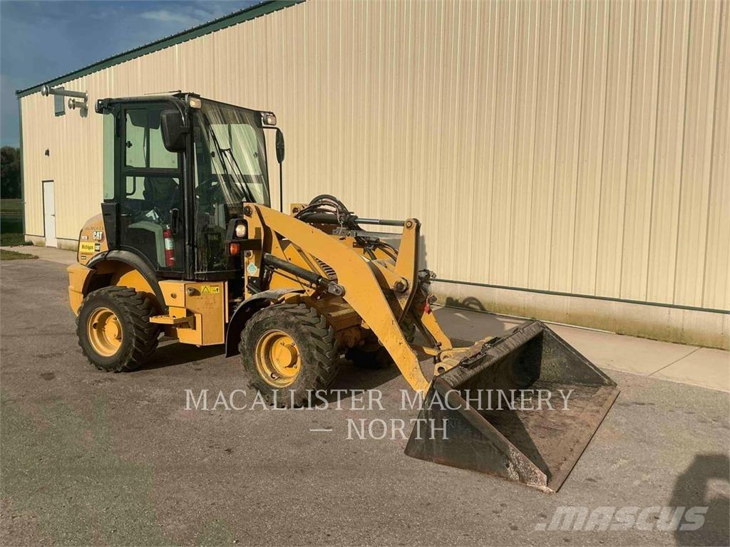 CAT 903D HARW Gumikerekes homlokrakodók