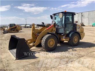 CAT 906 Gumikerekes homlokrakodók