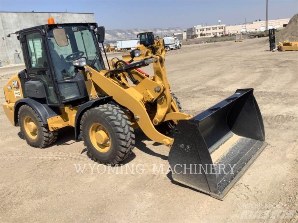 CAT 906 Gumikerekes homlokrakodók