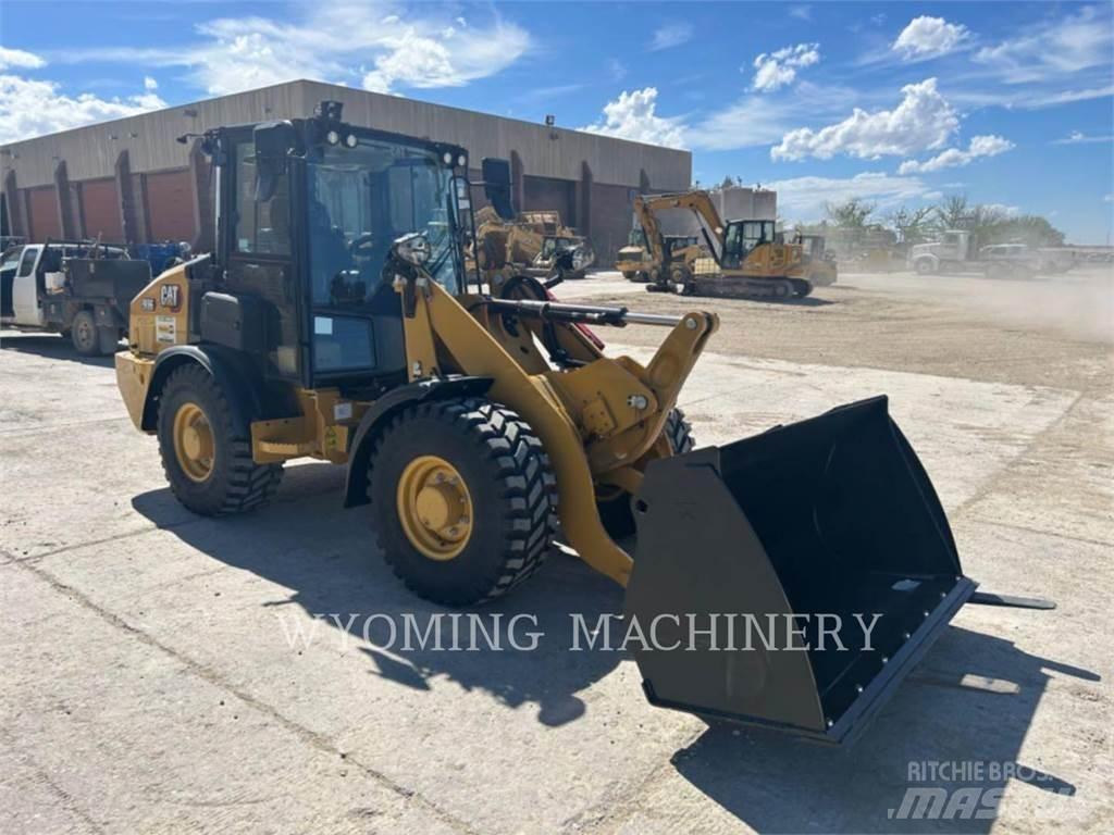 CAT 906 Gumikerekes homlokrakodók