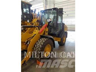 CAT 906 Gumikerekes homlokrakodók