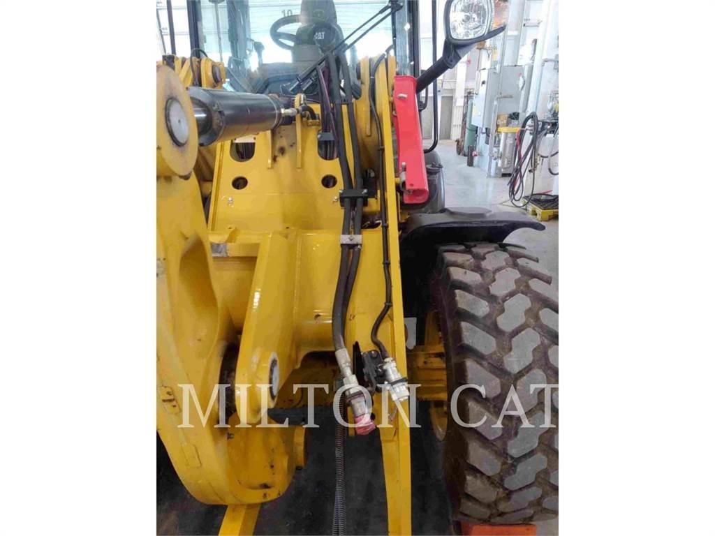 CAT 906 Gumikerekes homlokrakodók