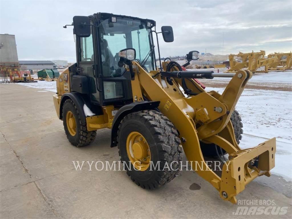 CAT 906 Gumikerekes homlokrakodók