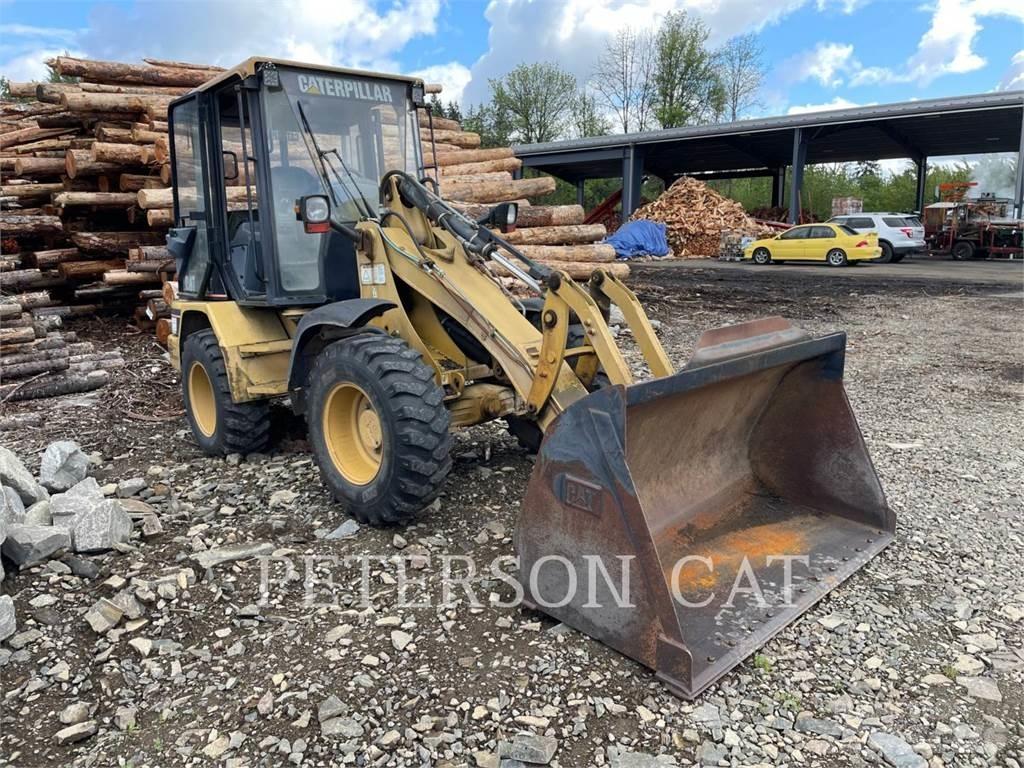 CAT 906 Gumikerekes homlokrakodók