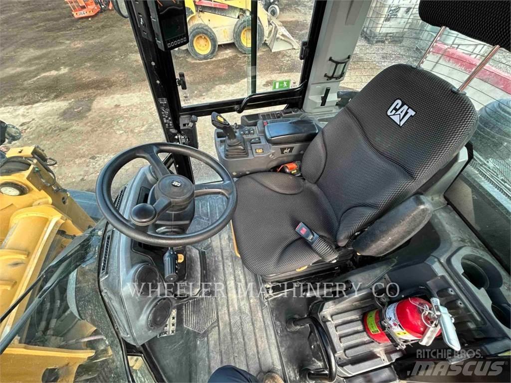 CAT 906 Gumikerekes homlokrakodók