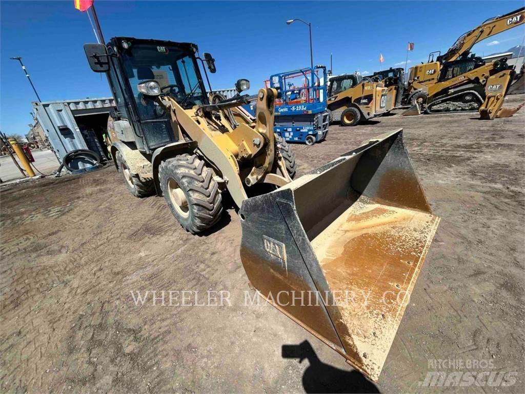 CAT 906 Gumikerekes homlokrakodók