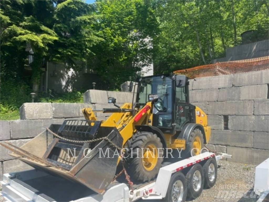 CAT 906 Gumikerekes homlokrakodók