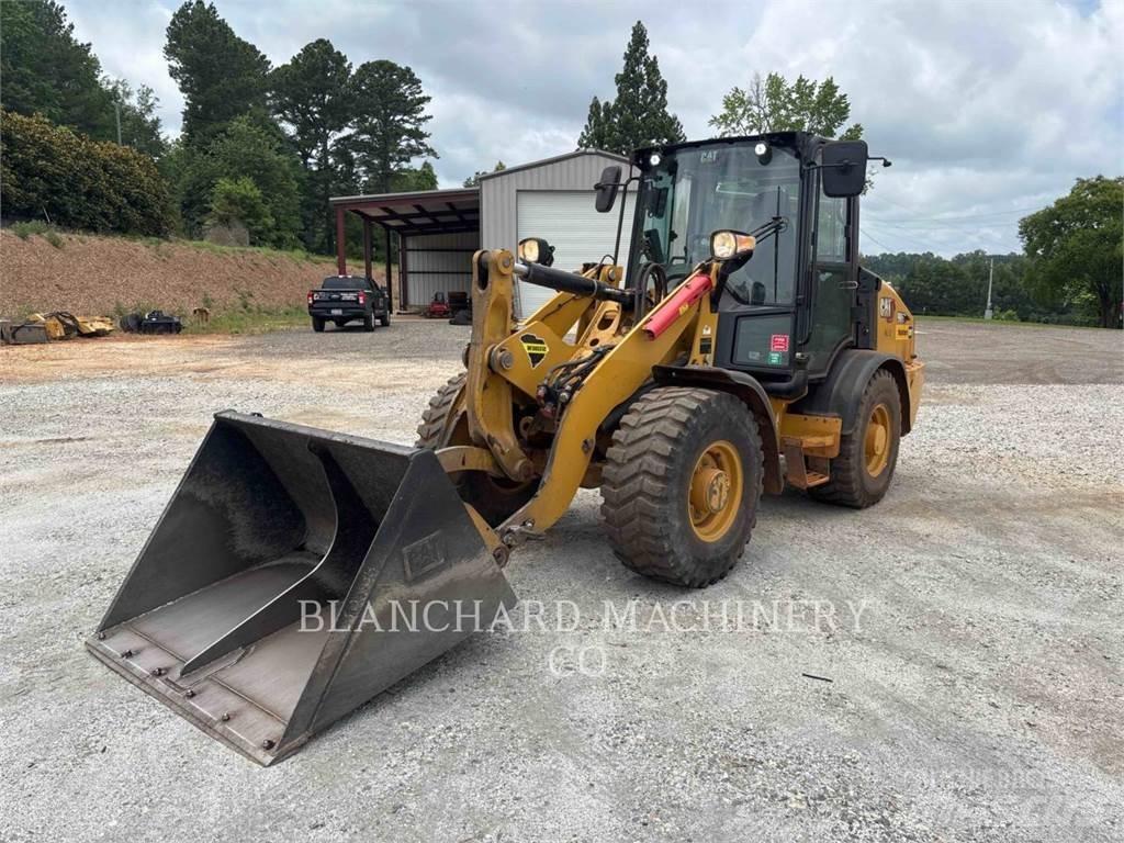 CAT 906 Gumikerekes homlokrakodók