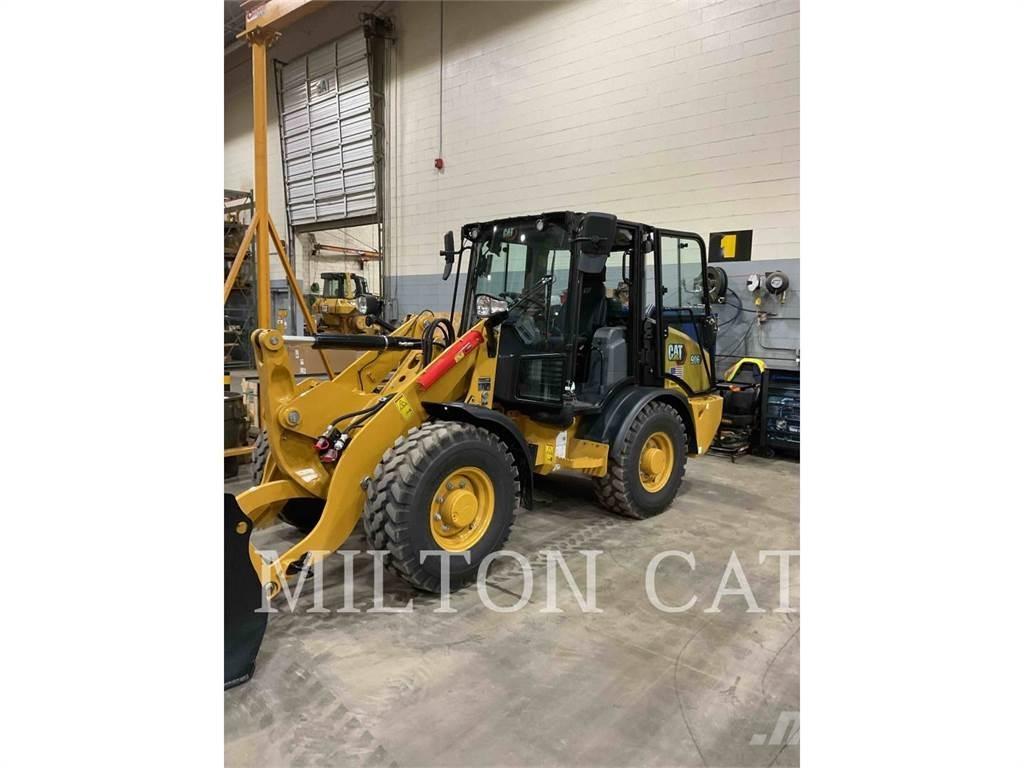 CAT 906 Gumikerekes homlokrakodók