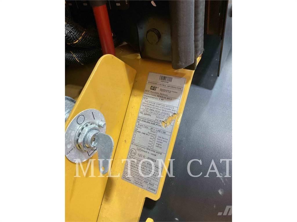 CAT 906 Gumikerekes homlokrakodók