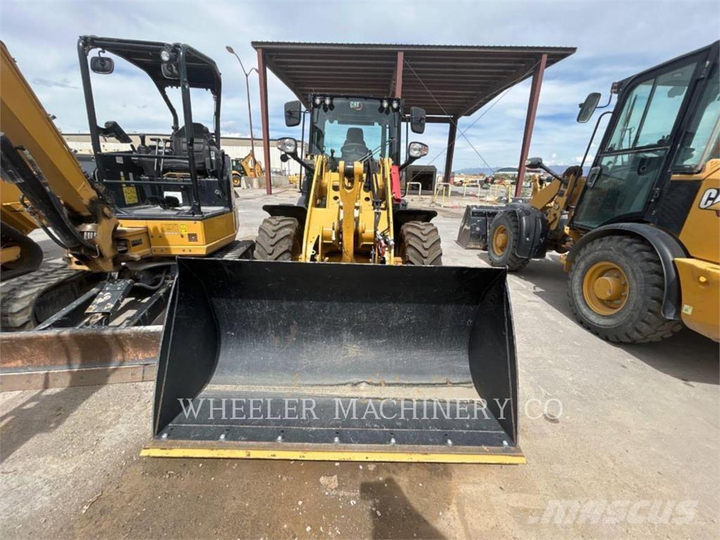 CAT 906 Gumikerekes homlokrakodók