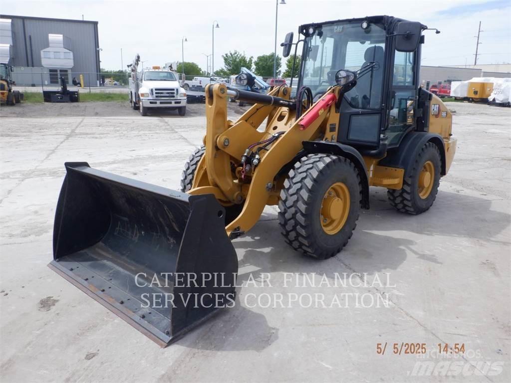 CAT 906-14 Gumikerekes homlokrakodók